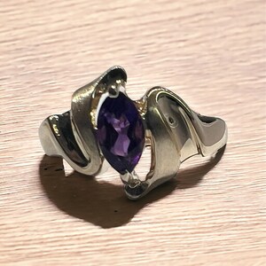 Vintage Estate 10kt yellow gold, solitaire marquise amethyst ring.  February birthstone.  Birthday or anniversary gift for her. Push present