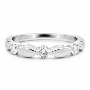 Vintage 14K White Gold Three Diamond Band Ring | 0.35 CTW Natural Diamonds | Size 10 Wedding Anniversary Stack Ring l Past Present Future