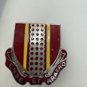Vintage U.S. Army Unit Crest – 300th Armored Cavalry DUI Pin