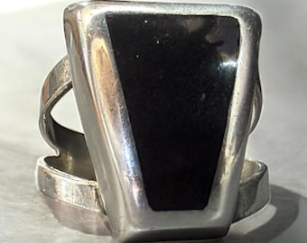 Pierścionek z czarnego onyksu ze srebra próby 925 w stylu vintage: geometryczny trapez, rozmiar 7,75
