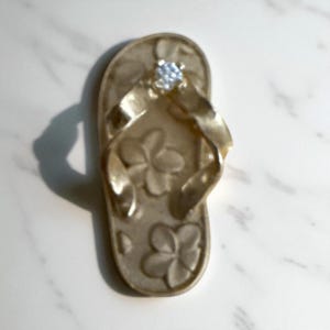 Vintage 14K Yellow Gold Flip-Flop Pendant Charm with Diamond Accent – Perfect Gift For Beach Lifestyle, Vacation Mode, Retirement Gift