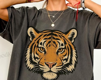 Comfort Colors® Vintage Tiger Tee Retro Tiger T-Shirt 90s Animal Gift for Tiger Lover Wild Cat Shirt retro Jungle Safari Tiger Graphic Tee