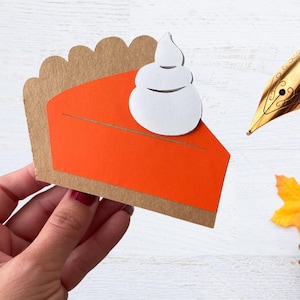 Cartão de torta de abóbora 3D com arquivo de corte SVG - perfeito para celebrações de outono, saudações de Ação de Graças e artesanato DIY