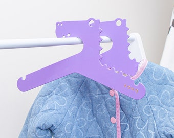 Gruccia per bambini a forma di dinosauro: gruccia per vestiti per bambini in PLA stampata in 3D