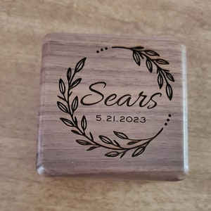 Caja de madera para anillos personalizada