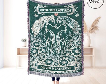 Manta tejida con diseño de pareja de caballos, tapiz personalizado, regalo de aniversario, tapiz con nombre personalizado, manta tejida estilo cottagecore, regalo de boda para parejas.