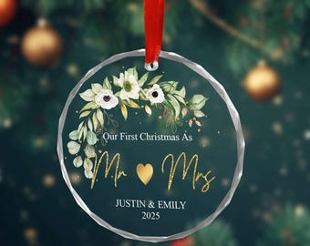 Our First Christmas Married Glass Ornaments, Married Christmas Keepsake, 1st Christmas Gift for Newlywed Couple, New Couple Ornament Gifts