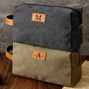 Trousse de voyage personnalisée pour homme, élégante trousse de toilette en toile, parfaite pour les cadeaux de garçon d'honneur, les mariages ou la fête des pères