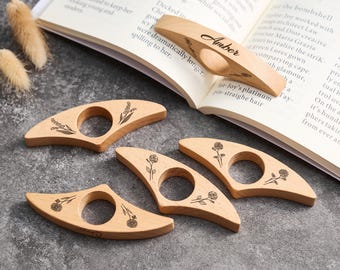 Personalized Wooden Thumb Book Holder with Name, Birth Flower, Custom Walnut or Beech Page Holder, Unique Handmade Bookmark Gift for Readers