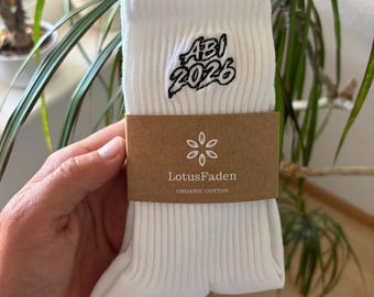 Socks embroidered with "Graduation 2026" | Tennis socks | Organic cotton | Sizes 37-43 | Made in EU | White