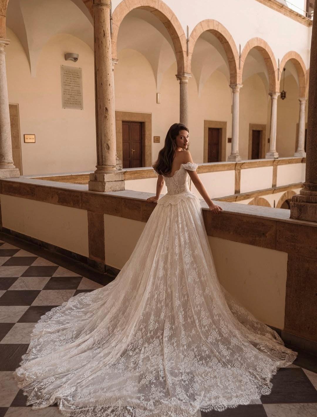 Robe de mariée Muse coupe couture en satin