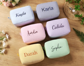 Personalized Bridesmaid Gift, Bridal Party Gifts, Embroidered Makeup ,Custom Cosmetic Bag ,Travel makeup Bag
