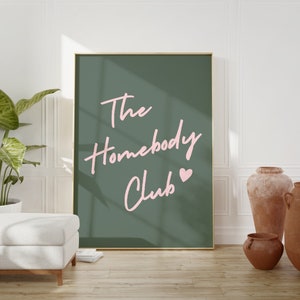 The Homebody Club Stampa, stampa retrò neutra, stampabile alla moda, stampa con citazione rosa, stampe verde salvia, poster The Homebody Club, arte del carrello bar