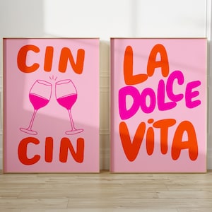 Dolce Vitaプリント、Cin Cinプリント可能なウォールアート、2枚セット、レトロワインポスター、バーカートウォールアート、ピンクオレンジの装飾、イタリアントレンドの引用ウォールアート