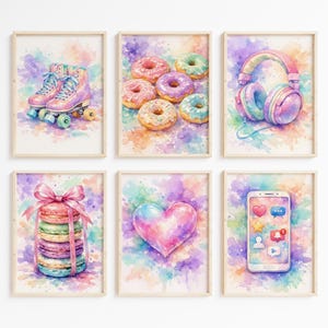 Op de afbeelding: Set van zes aquarelprints met rolschaatsen, donuts, een koptelefoon, macarons, een hart en een smartphone. De prints hebben een pastelkleurenpalet met een aquareleffect, perfect voor een slaapkamer of kinderkamer.