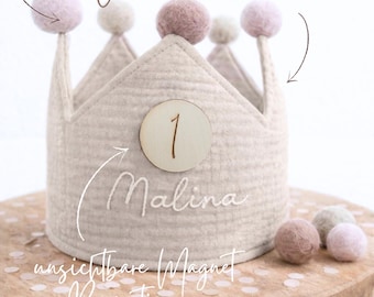 Personalisierte Geburtstagskrone mit Namen & Pompoms | Musselin Leinen | magnetischen Zahlen Holzplättchen | Individuell | Kindergeburtstag