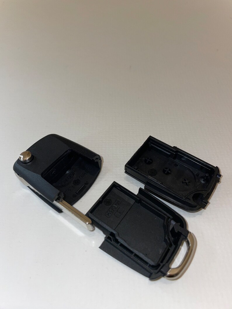 Fake Car Key With Hidden Compartment Store Pills, Bags, Money in Safe