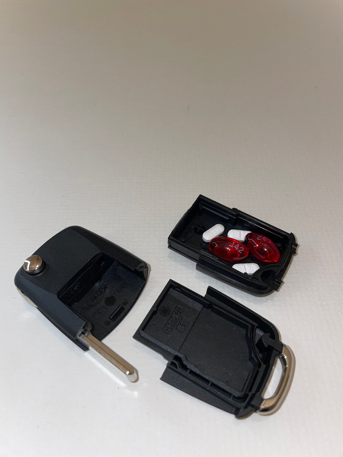 Fake Car Key With Hidden Compartment Store Pills, Bags, Money in Safe