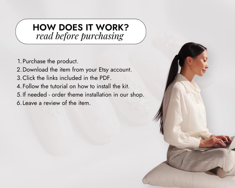 以下が含まれることがあります： テキスト付きの画像: 「HOW DOES IT WORK? read before purchasing」。手順には、購入、Etsyからのダウンロード、リンクのクリック、チュートリアルのフォロー、レビューの投稿が含まれます。ラップトップを持っている人が座っています。