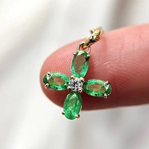14K Solid Gold Zambian Emerald & Moissanite Flower Pendant