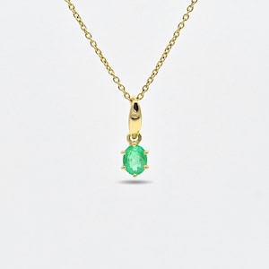 Colgante ovalado con esmeralda colombiana natural AA de oro amarillo macizo de 14 quilates de 5 x 4 mm, regalo para ella, colgante de esmeralda colombiana hecho a mano