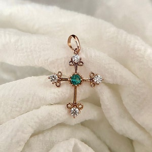 16x25MM 14K Solid Rose Gold AA Zambian Emerald & Moissanite Cross Pendant, Handmade Holy Cross Rose Gold Pendant For Women, Gift For Her