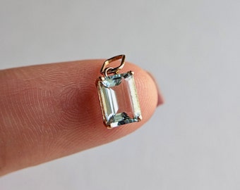 14k Solid Gold Aquamarine Charm: Handmade Pendant Necklace (7x5MM)