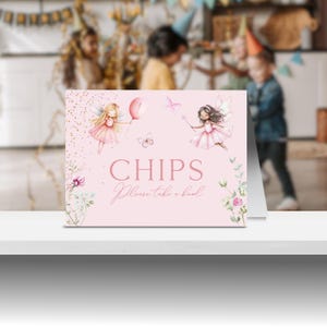 Etiqueta de comida de primeiro aniversário de fada, modelo de cartão de lugar de etiqueta de comida de primeiro aniversário de fada rosa editável, decoração de jardim de fada de primeiro aniversário de menina BS104