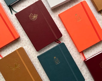 Endless Sky Notebooks - A5 Dot Grid Notizbuch für Bullet Journaling 160gsm weißes Papier, veganer Ledereinband mit Goldfolien-Design