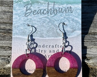 Beachbum-oorbellen hars en walnoot