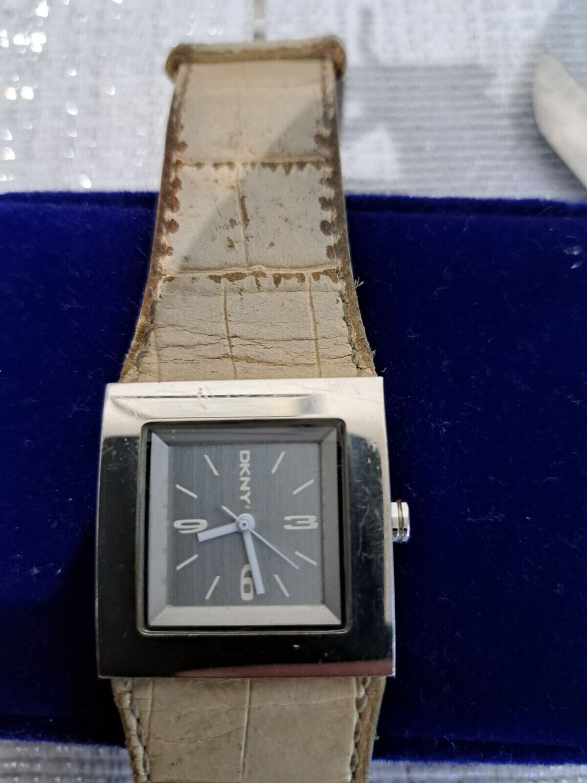 Dkny watches leather strap clearance