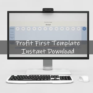 Puede incluir: Una pantalla de ordenador que muestra una hoja de cálculo de Profit First Tracker con una vista de calendario. El texto "Profit First Template Instant Download" se muestra en la pantalla.