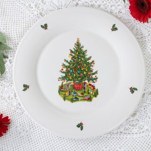 Vintage Swedish Christmas Tree and Holly Design 11&quot; Plate