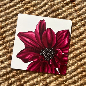 Cartolina/stampa - biglietto di auguri illustrato - dalia colorata - fiore - botanico - dalia viola - disegno al tratto - carta riciclata