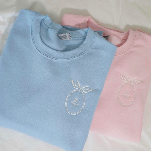 Custom Monogram Bow Frame Embroidered Crewneck Sweatshirt| Monogrammed Personalized Gift| Valentine's Day| Cute Dainty Vintage Ribbon