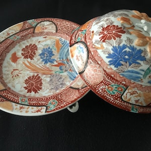 Imari Covered Warming Dish Vintage Rare 1800s Red Gold Blue Green Porcelain