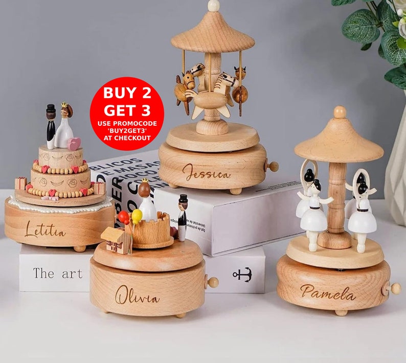 Personalisierte handgefertigte Spieluhr aus Holz, Musikkarussell, Ballerina-Karussell aus Holz, Andenken, Geschenk für Kinder Bild 1