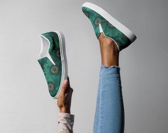 Green Daisy Print Women’s Slip-On Canvas Shoes