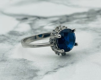 Sterling Silver Oval Sapphire Ring: Women's Engagement Jewelry