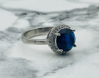 Oval Sapphire 925K Sterling Silver Ring: Women's Engagement Jewelry