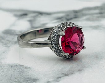 925K Sterling Silver Rose Red Garnet Ring: Women's Oval Engagement Jewelry