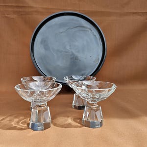 Set of 4 liqueur glasses-shot glasses Fancy Crystal with black glass trays