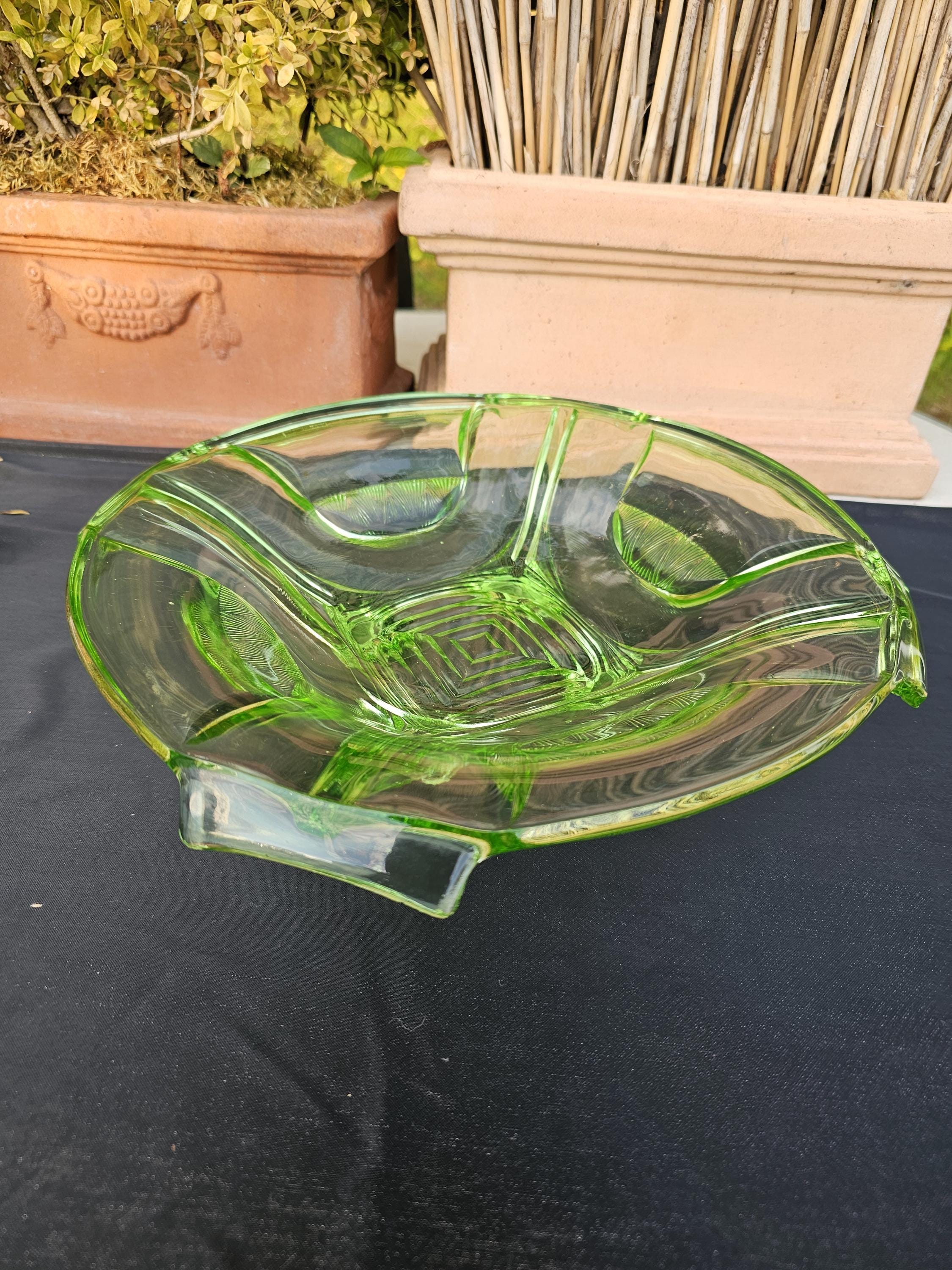 ART DECO Walther Patera uranium glass bowl