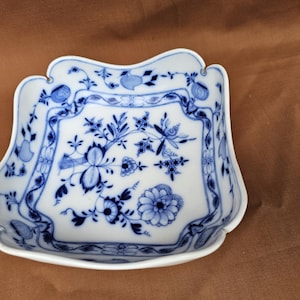 Meissen Teichert onion pattern bowl onion pattern 19th century vintage 1st choice