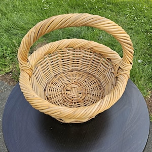 Round wicker basket 40 cm diameter 42 cm high 18 cm depth