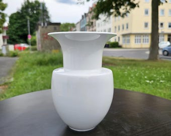 Kaiser Porcelain white vase, table vase, flower vase, 21 cm tall