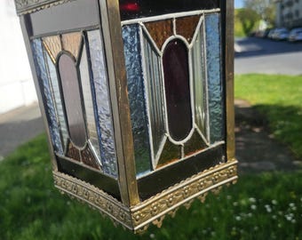 Victorian Arts & Craft pendant lamp lantern made of brass and stained glass, circa 19th century