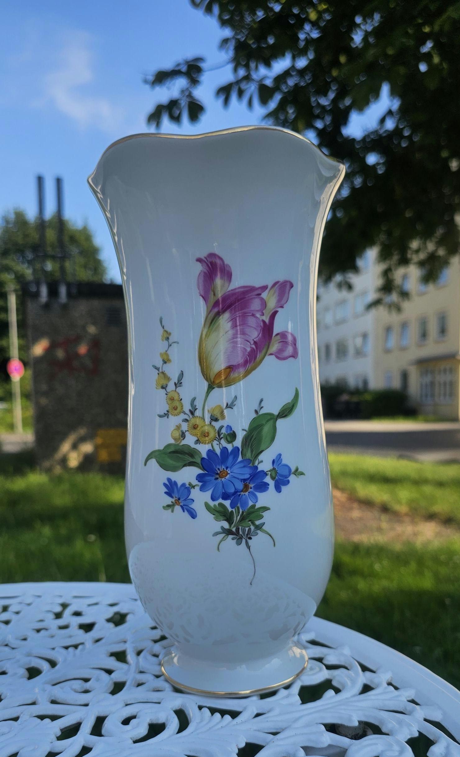 Meissen flower vase