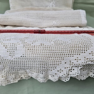 Antique handmade crocheted knit tablecloth textile flowers rectangular