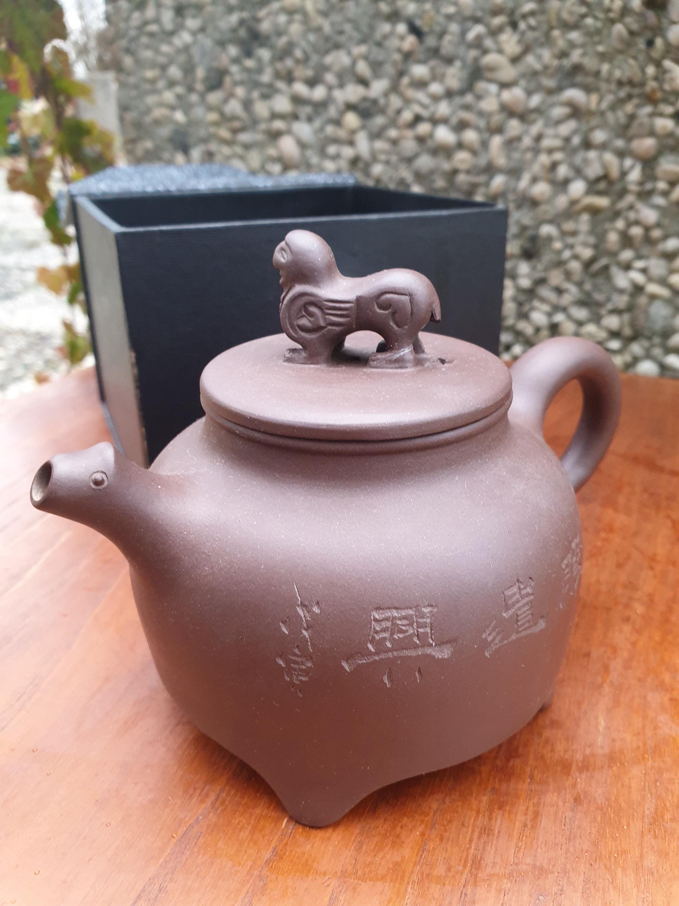 銅像　陶器 Chinese Yixing Zisha Clay Teapot Lion Pot Ge Taozhong 380ml